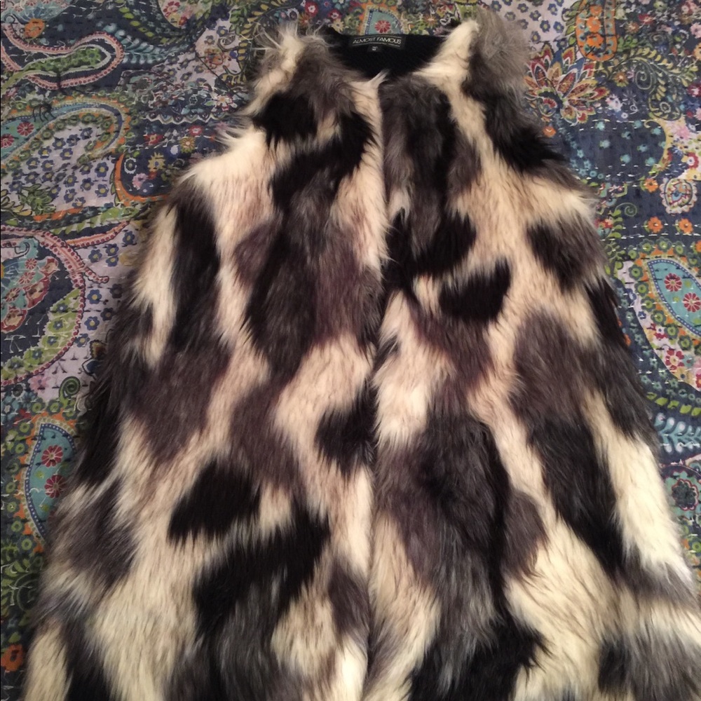 Black and White Faux Fur Knit Back Vest